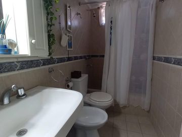 Casa en venta - 4 Dormitorios 2 Baños - 180Mts2 - Avellaneda