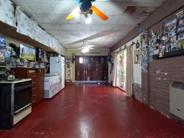 Casa en venta - 4 Dormitorios 2 Baños - 180Mts2 - Avellaneda