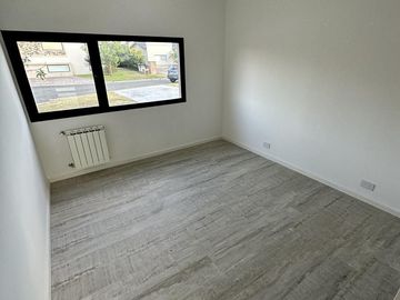 CASA EN VENTA  150m2 - CLUB DE CAMPO SANTA JUANA - CANNING