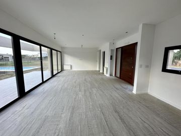 CASA EN VENTA  150m2 - CLUB DE CAMPO SANTA JUANA - CANNING