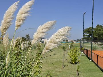 CASA EN VENTA  150m2 - CLUB DE CAMPO SANTA JUANA - CANNING