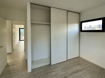 CASA EN VENTA  150m2 - CLUB DE CAMPO SANTA JUANA - CANNING