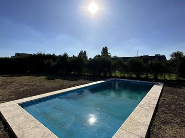 CASA EN VENTA  150m2 - CLUB DE CAMPO SANTA JUANA - CANNING
