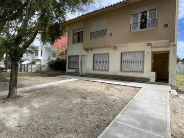 Departamento en venta - 2 dormitorios 1 baño - 52mts2 - Mar De Ajo