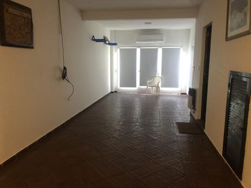 CASA  VENTA  ITUZAINGO