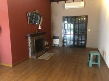 CASA  VENTA  ITUZAINGO