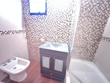 CASA  VENTA  ITUZAINGO