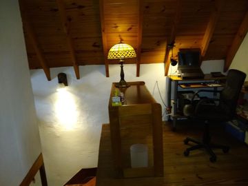 CHALET EN MUY BUEN ESTADO -     GLEW - PERMUTA POR DEPTO EN ZONA SUR