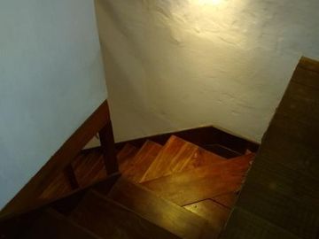 CHALET EN MUY BUEN ESTADO -     GLEW - PERMUTA POR DEPTO EN ZONA SUR