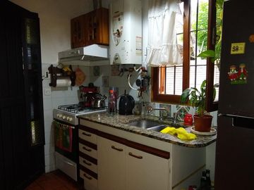 CHALET EN MUY BUEN ESTADO -     GLEW - PERMUTA POR DEPTO EN ZONA SUR