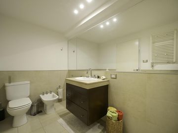 Azopardo 700 Torre la Prensa, Departamento 167m2, 4 Ambientes, Piso Alto, Vista al Rio-Puerto Madero