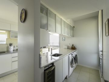 Azopardo 700 Torre la Prensa, Departamento 167m2, 4 Ambientes, Piso Alto, Vista al Rio-Puerto Madero