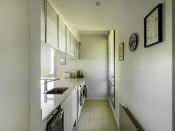 Azopardo 700 Torre la Prensa, Departamento 167m2, 4 Ambientes, Piso Alto, Vista al Rio-Puerto Madero