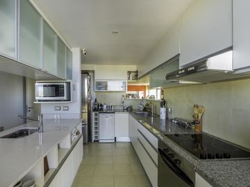 Azopardo 700 Torre la Prensa, Departamento 167m2, 4 Ambientes, Piso Alto, Vista al Rio-Puerto Madero
