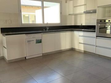 Venta Casa 3 Dormitorios B° Country Causana