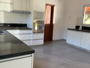 Venta Casa 3 Dormitorios B° Country Causana