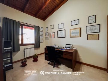 VENTA Departamento de 2 dormitorios con cochera, Bariloche Centro