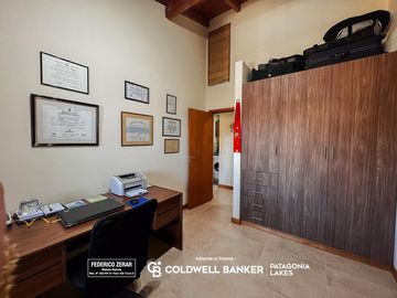 VENTA Departamento de 2 dormitorios con cochera, Bariloche Centro
