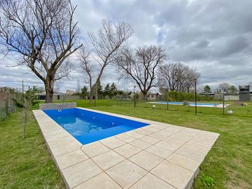 Casa con pileta Funes Town