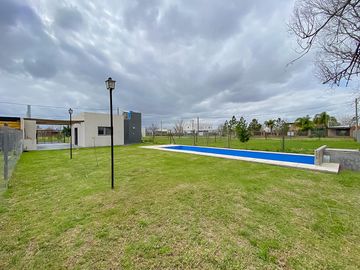 Casa con pileta Funes Town