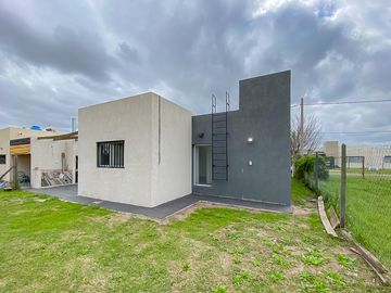 Casa con pileta Funes Town