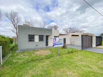 Casa con pileta Funes Town