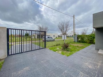 Casa con pileta Funes Town