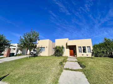 VENTA CASA SAN SEBASTIAN - AREA 12 DDB