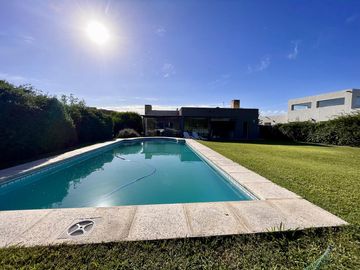VENTA CASA SAN SEBASTIAN - AREA 12 DDB