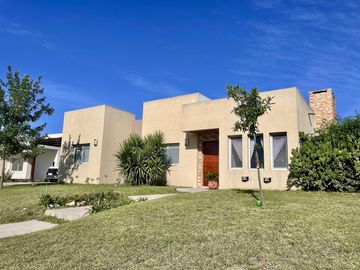 VENTA CASA SAN SEBASTIAN - AREA 12 DDB