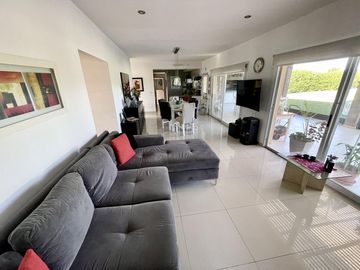 VENTA CASA SAN SEBASTIAN - AREA 12 DDB