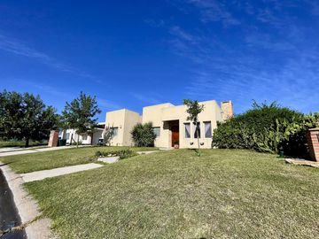 VENTA CASA SAN SEBASTIAN - AREA 12 DDB