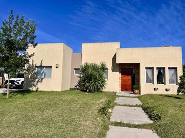 VENTA CASA SAN SEBASTIAN - AREA 12 DDB