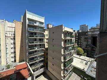 Departamento de 3 ambientes con cochera descubierta en Palermo
