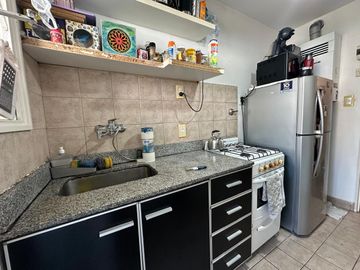 Departamento de 3 ambientes con cochera descubierta en Palermo