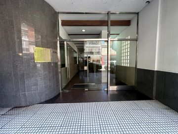 Departamento de 3 ambientes con cochera descubierta en Palermo