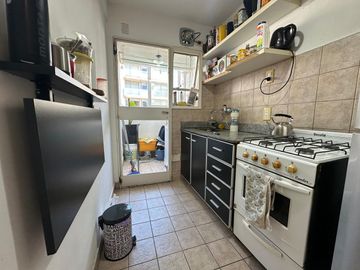 Departamento de 3 ambientes con cochera descubierta en Palermo