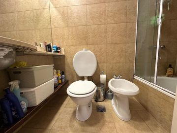 Departamento de 3 ambientes con cochera descubierta en Palermo