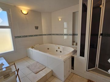 Casa 5 dormitorios - Jardines del Rey