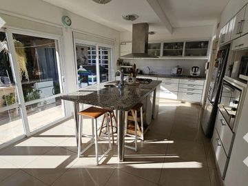 Casa 5 dormitorios - Jardines del Rey