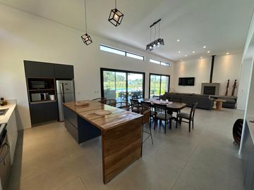 Vente - Casa - Haras El Malacate  Club de Campo - Exaltación de la Cruz