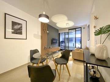 Departamento 1 dormitorio contrafrente en venta en Centro