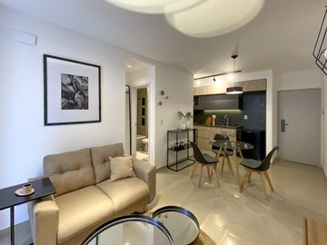 Departamento 1 dormitorio contrafrente en venta en Centro