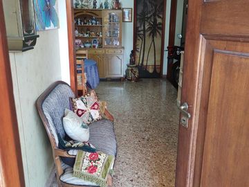 PERMUTA  POR DEPTO CENTRO BALLESTER VENTA Casa ideal 2 Flias