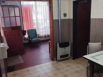 PERMUTA  POR DEPTO CENTRO BALLESTER VENTA Casa ideal 2 Flias