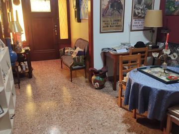 PERMUTA  POR DEPTO CENTRO BALLESTER VENTA Casa ideal 2 Flias