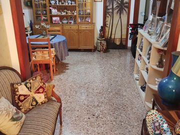 PERMUTA  POR DEPTO CENTRO BALLESTER VENTA Casa ideal 2 Flias