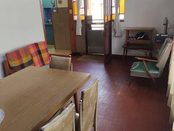PERMUTA  POR DEPTO CENTRO BALLESTER VENTA Casa ideal 2 Flias