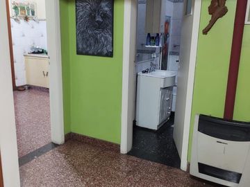 PERMUTA  POR DEPTO CENTRO BALLESTER VENTA Casa ideal 2 Flias