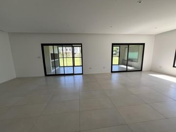 Casa en  venta en Sausalito a estrenar en una planta - APTO CRÉDITO